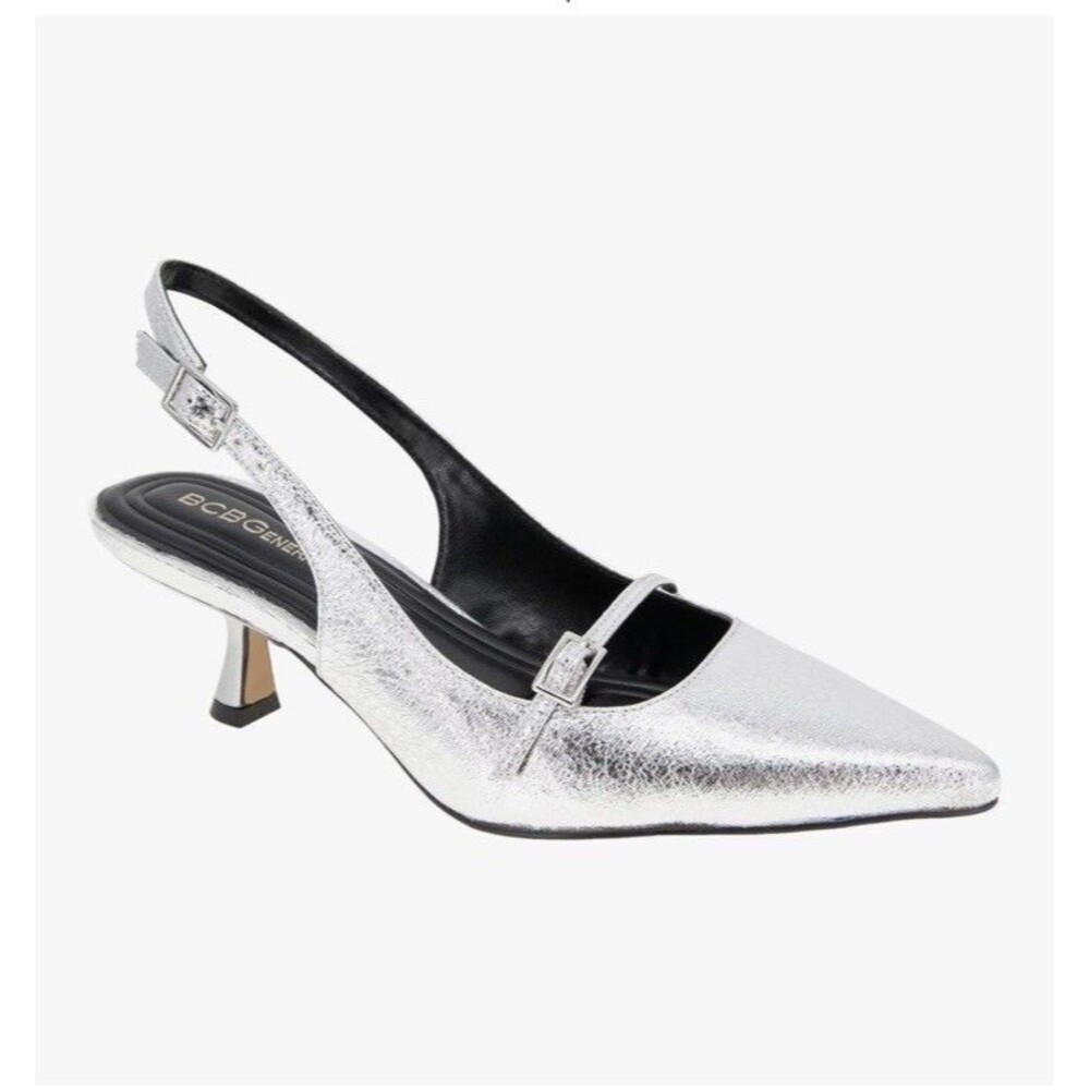 BCBGeneration Women’s classic kitten heel pump Kami with dainty buckle Size 8M